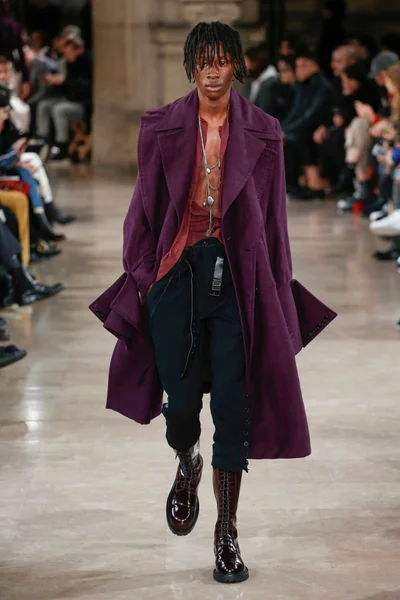 Look 15